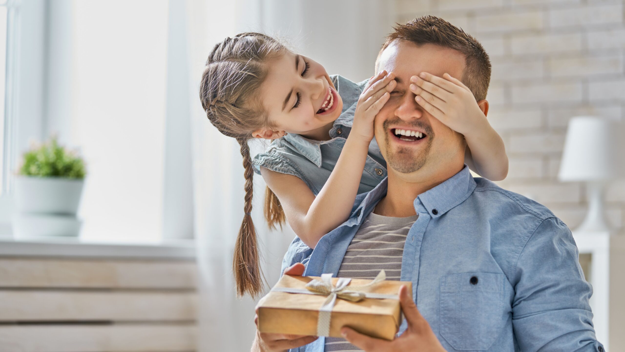 Four Tips To Surviving Your First Holiday Season As A Single Dad